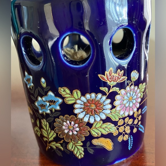 Vintage Japanese Cobalt Blue Peacock Porcelain Lidded Candle Jar - Picture 6 of 9